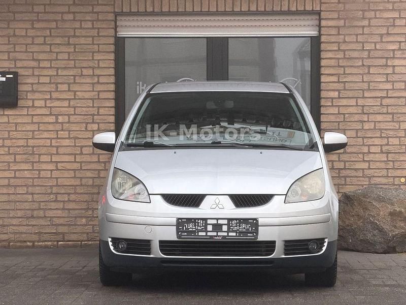 Gebraucht Mitsubishi Colt Motion 95 PS (69 kW) 2008 Silber Limousine