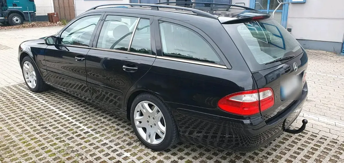 Gebraucht Mercedes E200 163 PS (119 kW) 2004 Schwarz Kombi