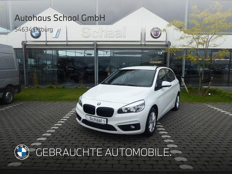 Weiß Gebraucht 2014 BMW 218 Active Tourer Advantage Van / Kleinbus | 7.490 € (Guter Preis) - Bild 1/4