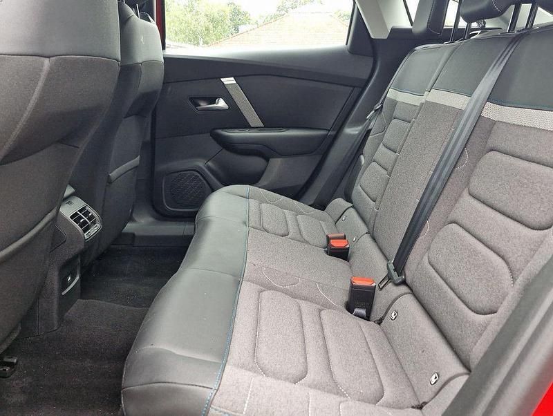 Gebraucht Citroën C4 PureTech 131 PS (96 kW) 2024 Rot metallic SUV