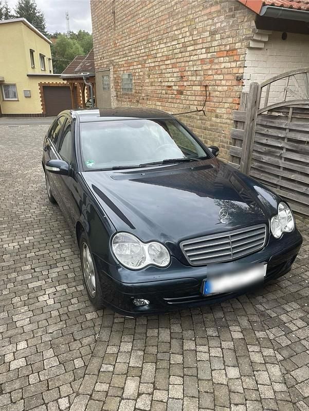 Schwarz Gebraucht 2004 Mercedes C180 Limousine | 3.800 € (Guter Preis) - Bild 1/4