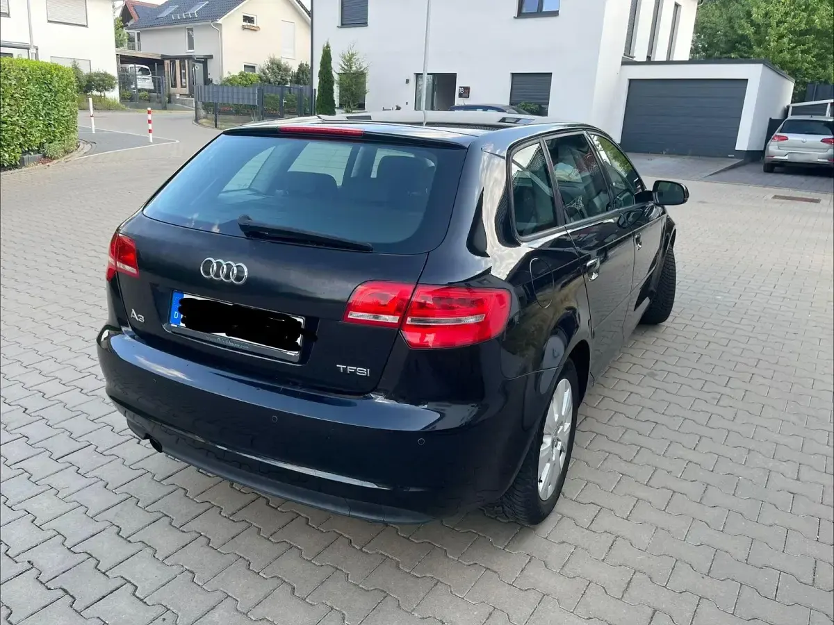 Gebraucht Audi A3 Ambiente 105 PS (77 kW) 2012 Schwarz Kleinwagen