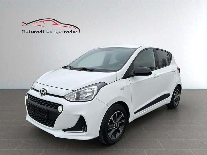 Weiß Gebraucht 2019 Hyundai i10 Passion Kleinwagen | 11.499 € (Fairer Preis) - Bild 1/4