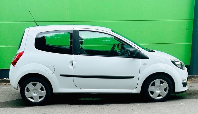 Gebraucht Renault Twingo Expression 75 PS (55 kW) 2014 Weiß Kleinwagen
