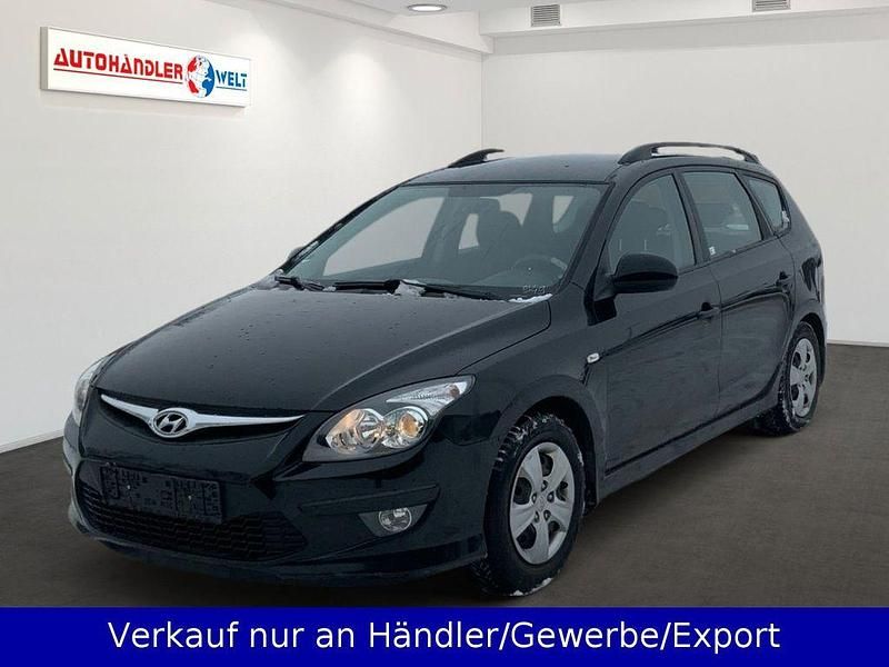 Schwarz Gebraucht 2012 Hyundai i30 Classic Kombi | 2.999 € (Superpreis) - Bild 1/3