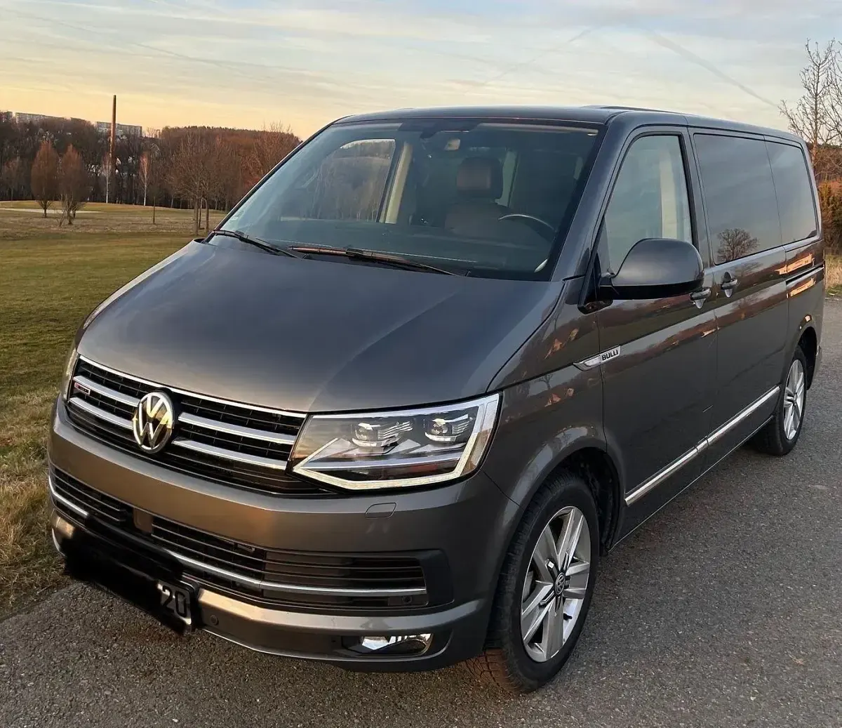 Gebraucht VW Multivan 204 PS (150 kW) 2018 Grau Van / Kleinbus