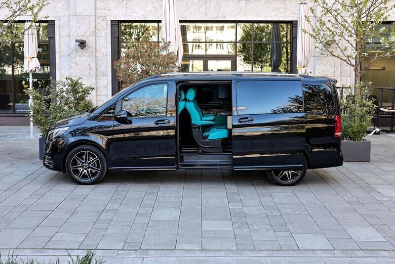 Gebraucht Mercedes V300 Luxury 239 PS (175 kW) 2022 Schwarz Van / Kleinbus