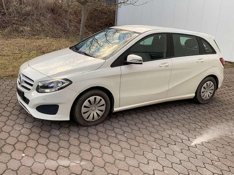 Gebraucht Mercedes B180 122 PS (89 kW) 2015 Van / Kleinbus
