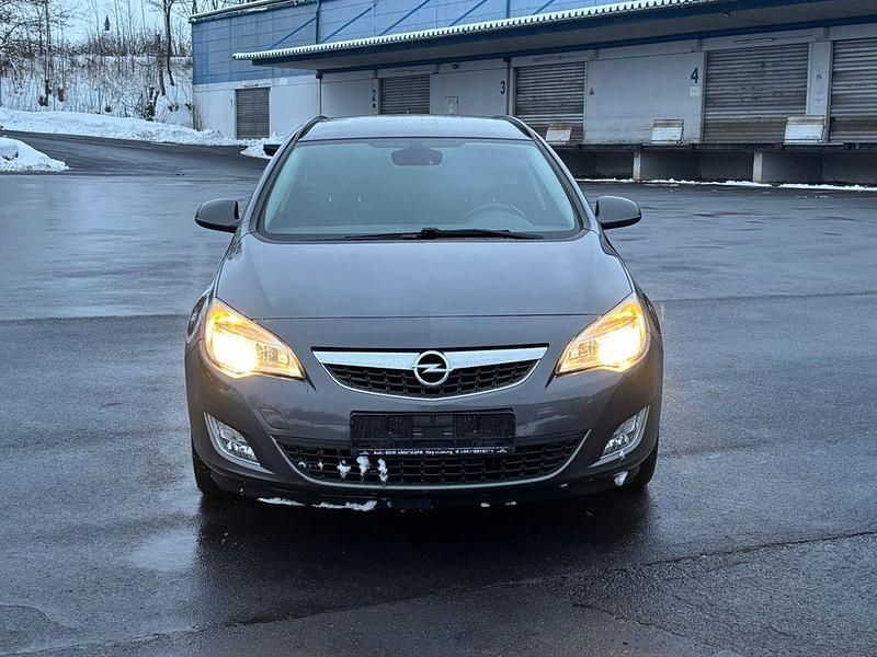 Gebraucht Opel Astra Design Edition 110 PS (80 kW) 2011 Grau Kombi