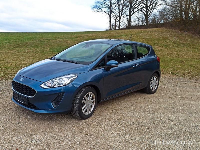 Gebraucht Ford Fiesta Trend 101 PS (74 kW) 2018 Blau Kleinwagen