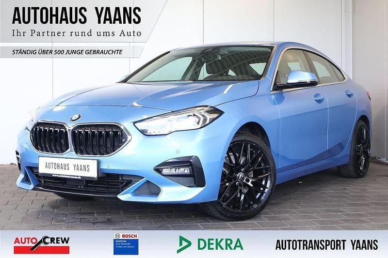 Blau Gebraucht 2021 BMW 218 Sport Line Coupé | 21.989 € (Superpreis) - Bild 1/4