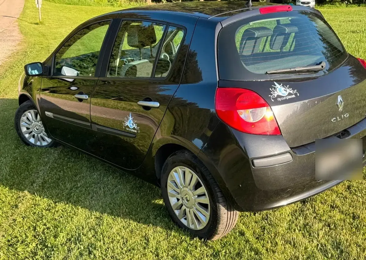 Occasion Renault Clio III Rip Curl 75 ch (55 kW) 2009 Noir Citadine