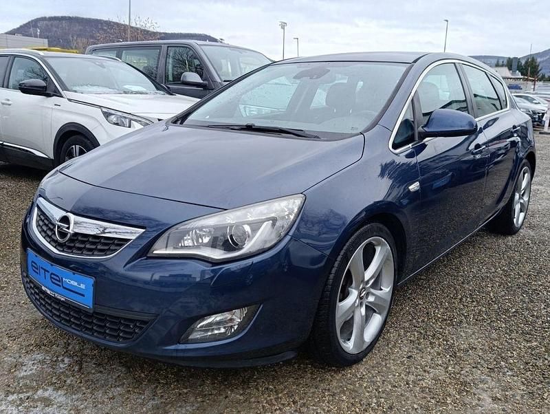 Blau Gebraucht 2011 Opel Astra Innovation Limousine | 1.990 € (Superpreis) - Bild 1/4