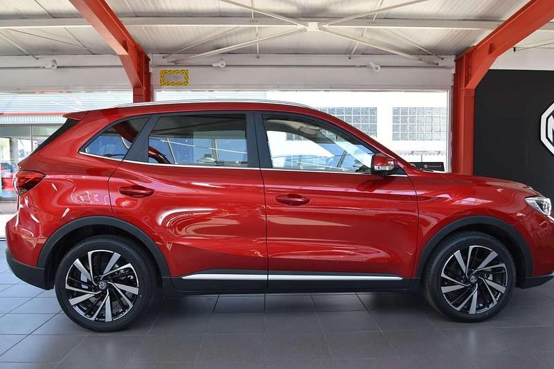 Neu MG ZS Luxury 197 PS (144 kW) 2026 Diamond red SUV