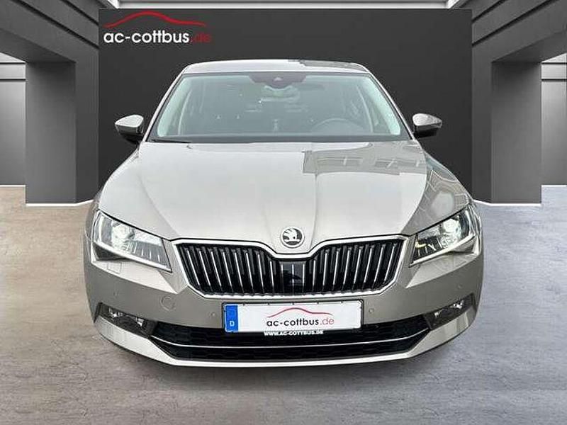 Gebraucht Skoda Superb Style 180 PS (132 kW) 2017 Bezova capuccino/capuccino (metallic) Limousine