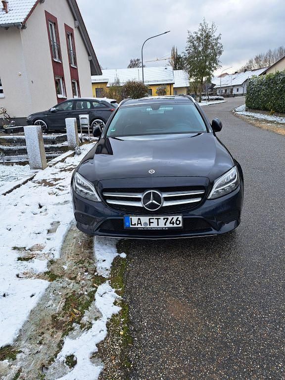 Gebraucht Mercedes C300e 306 PS (225 kW) 2019 Blau Limousine