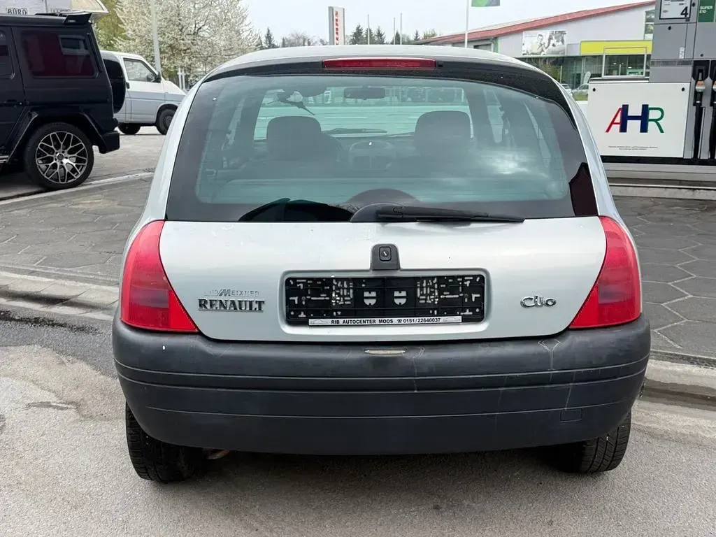 Gebraucht Renault Clio II Basis 58 PS (42 kW) 1999 Silber Limousine