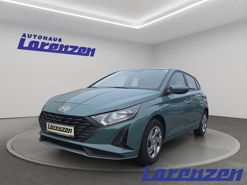 Gebraucht Hyundai i20 Select 92 PS (67 kW) 2025 Grün Kleinwagen