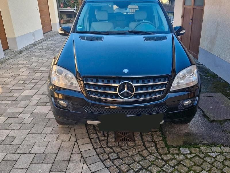 Schwarz Gebraucht 2007 Mercedes ML280 SUV | 7.500 € (Guter Preis) - Bild 1/4