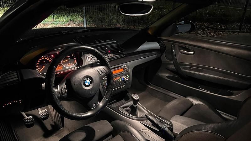 Gebraucht BMW 118 Cabriolet 143 PS (105 kW) 2009 Schwarz Cabrio