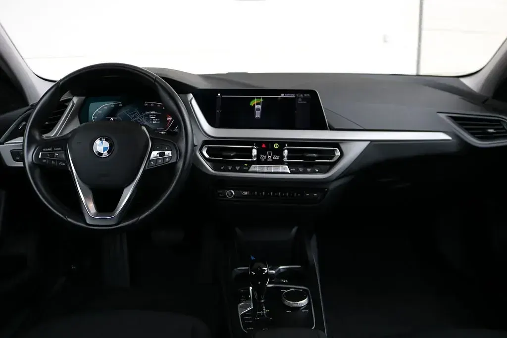 Gebraucht BMW 118 Advantage 150 PS (110 kW) 2022 Schwarz Limousine