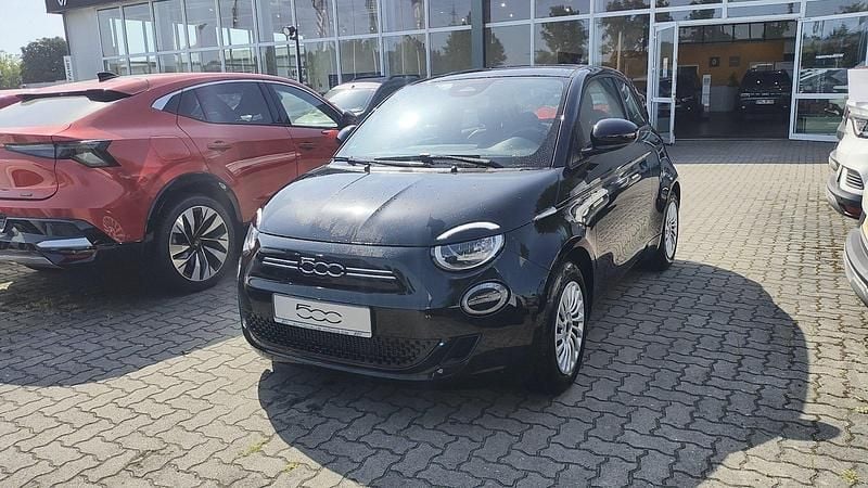Schwarz Gebraucht 2022 Fiat 500e Action Kleinwagen | 12.990 € (Guter Preis) - Bild 1/4