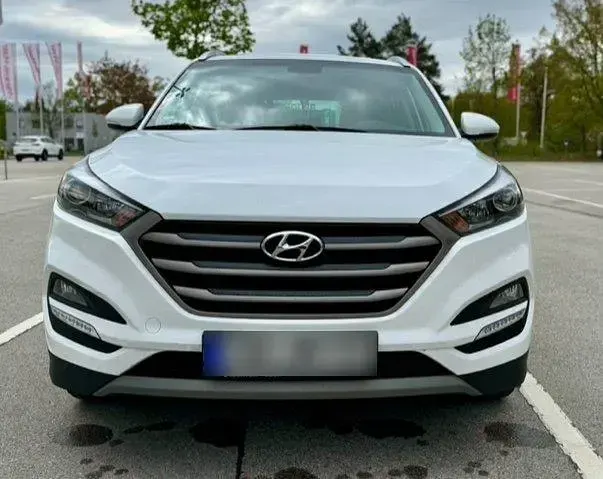 Gebraucht Hyundai Tucson Comfort 132 PS (97 kW) 2016 Weiß SUV