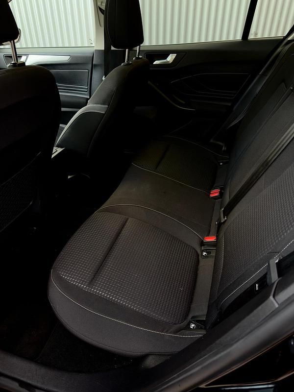 Second-hand Ford Focus 150 CP (110 kW) 2019 Negru Break