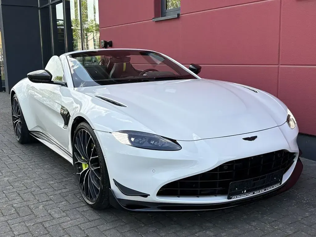 Gebraucht Aston Martin V8 Vantage 534 PS (392 kW) 2023 Weiß Cabrio