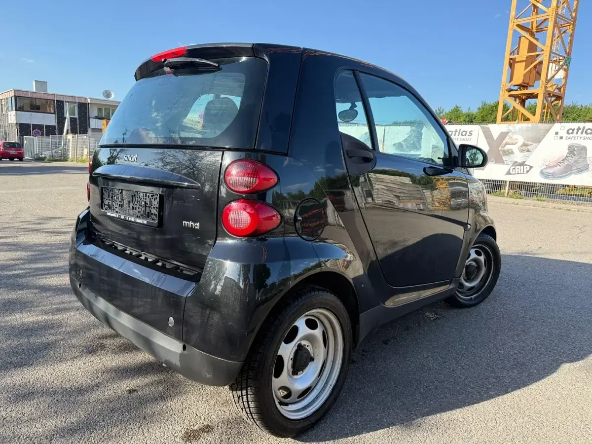 Gebraucht Smart ForTwo Coupé 61 PS (44 kW) 2010 Schwarz Coupé