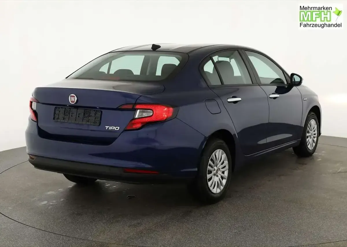 Neu Fiat Tipo Easy 131 PS (96 kW) 2025 Vento blau metallic Limousine