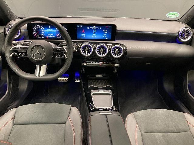 Gebraucht Mercedes A200 AMG line 163 PS (119 kW) 2024