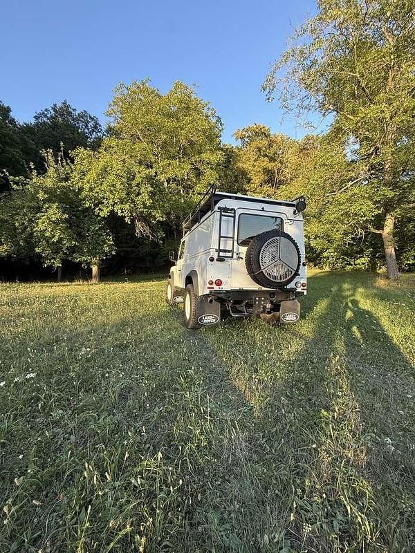 Weiß Gebraucht 2008 Land Rover Defender SUV | 30.500 € (Guter Preis) - Bild 1/4