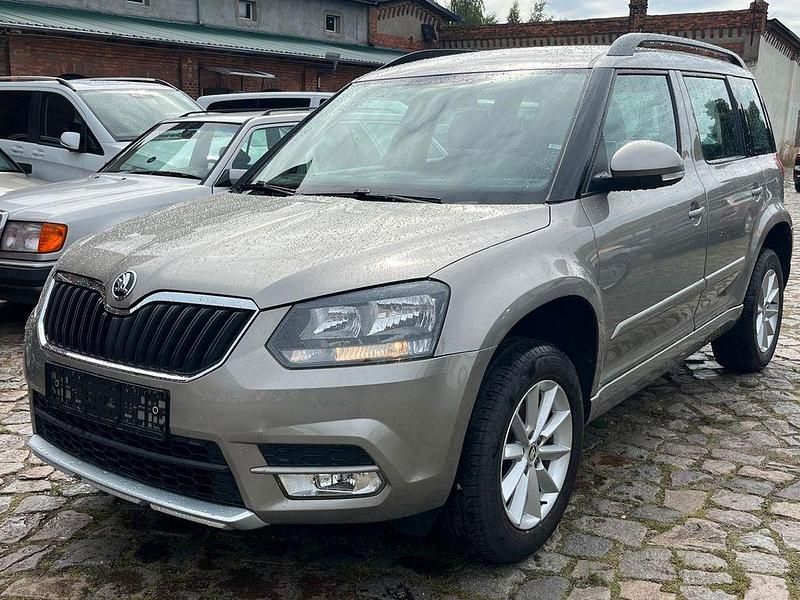 Beige Gebraucht 2015 Skoda Yeti Ambition SUV | 10.999 € (Fairer Preis) - Bild 1/4