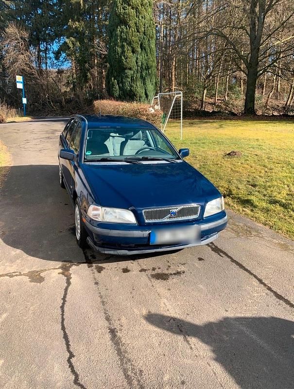 Gebraucht Volvo V40 85 PS (62 kW) 2000 Grün Kombi