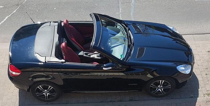 Schwarz Gebraucht 2007 Mercedes SLK200 Cabrio | 9.499 € (Fairer Preis) - Bild 1/4