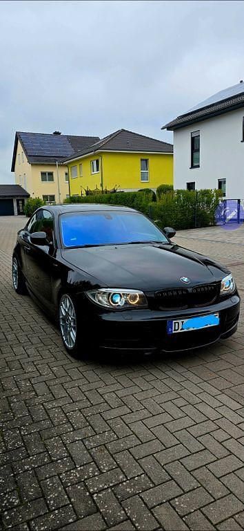 Gebraucht BMW 135 Performance 306 PS (225 kW) 2010 Schwarz Kleinwagen