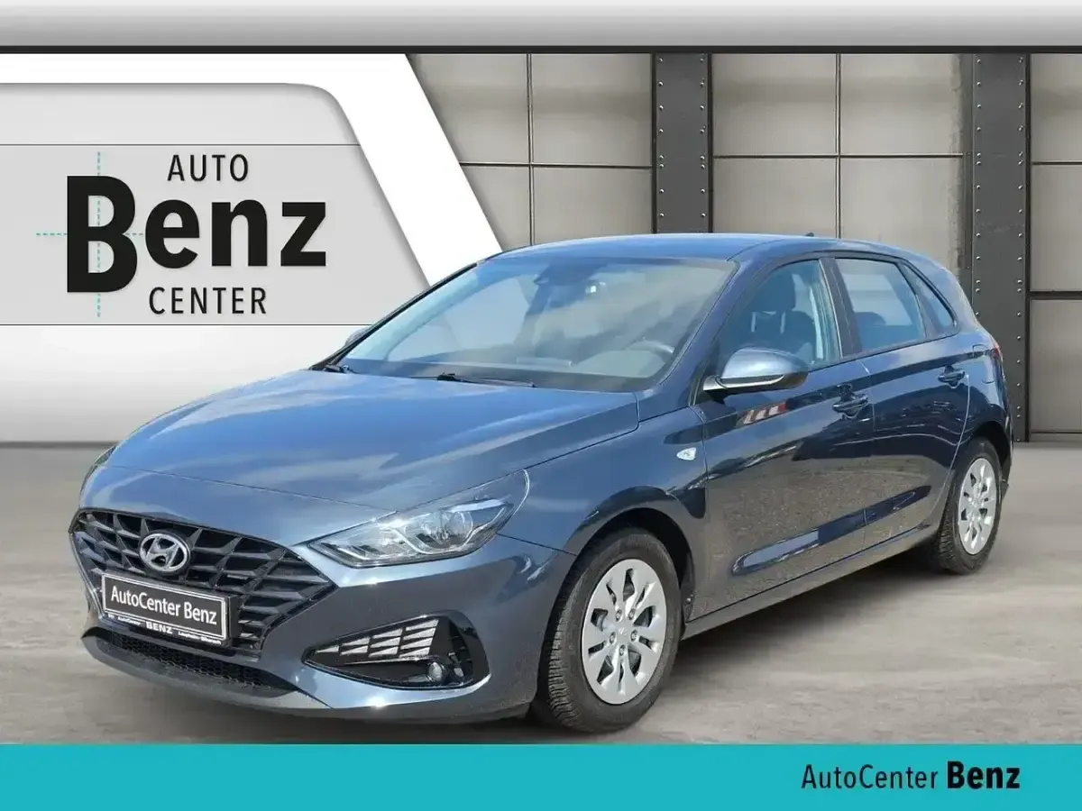 Gebraucht Hyundai i30 Select 120 PS (88 kW) 2022 Limousine
