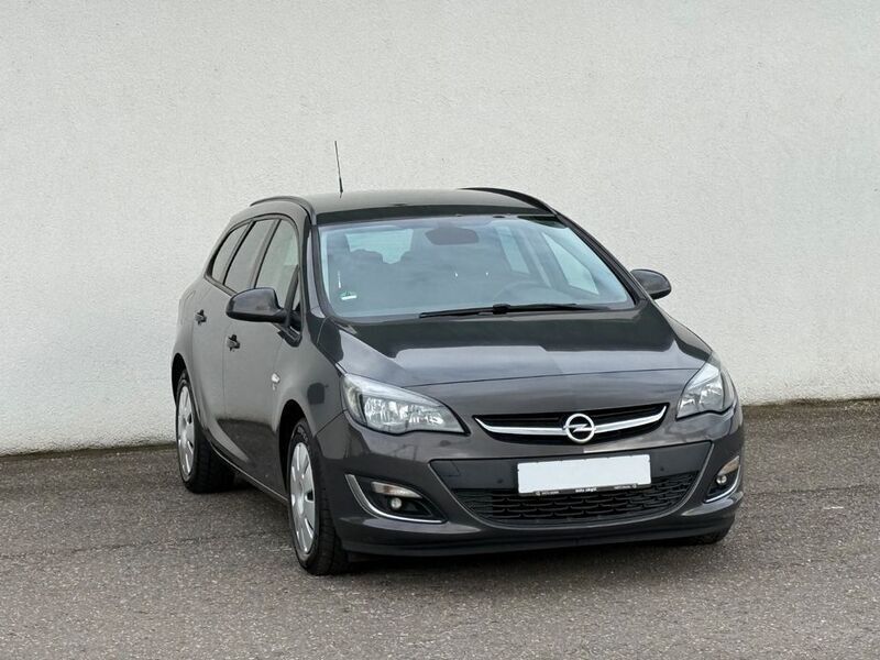Grau Gebraucht 2013 Opel Astra Kombi | 2.790 € (Guter Preis) - Bild 1/4