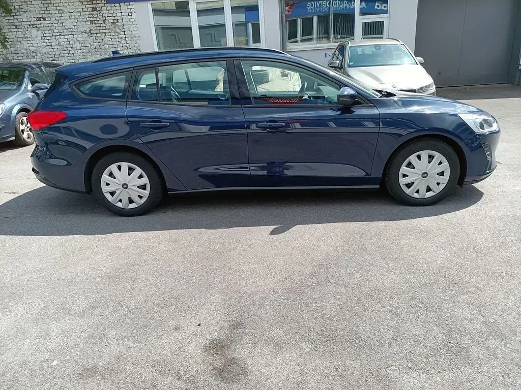 Gebraucht Ford Focus Trend 86 PS (63 kW) 2019 Blau Limousine