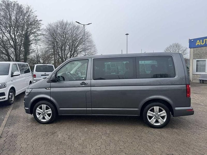 Gebraucht VW Multivan 150 PS (110 kW) 2016 Grau Van / Kleinbus
