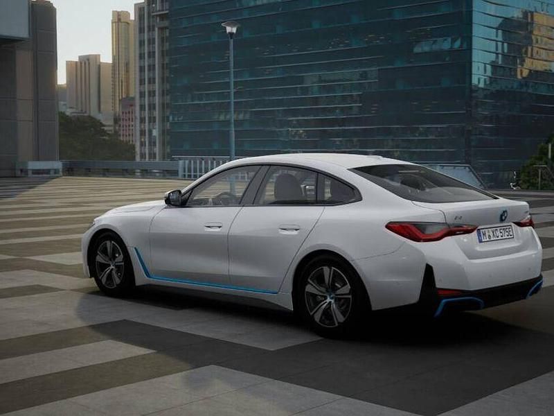 Gebraucht BMW i4 Sport Line 210 kW (286 PS) 2023 Alpinweiss iii weiß Limousine