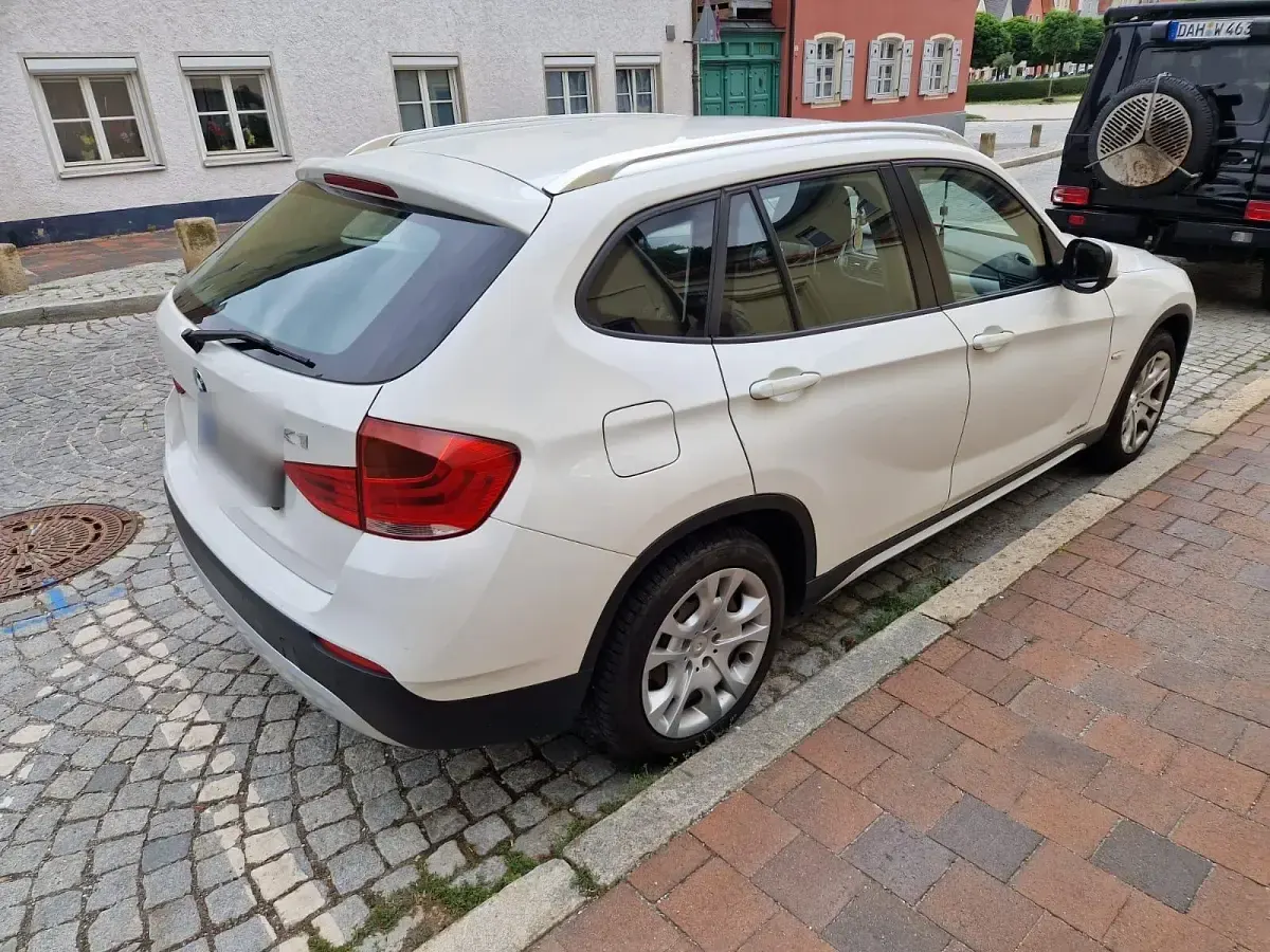 Gebraucht BMW X1 143 PS (105 kW) 2011 Weiß SUV