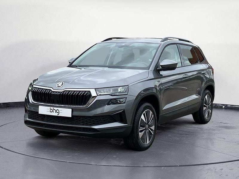 Grau Neu 2025 Skoda Karoq Tour SUV | 45.740 € - Bild 1/4