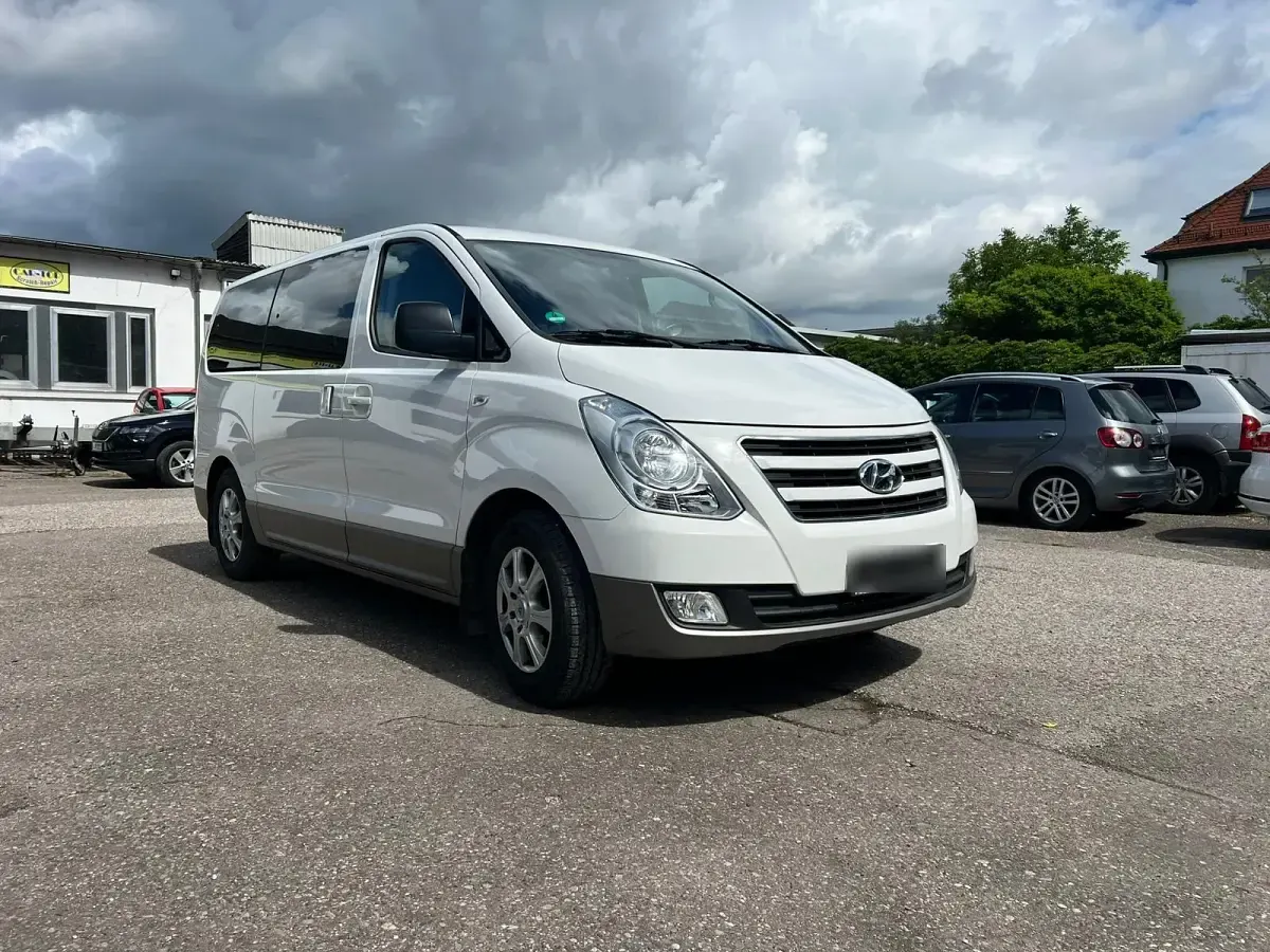 Gebraucht Hyundai H-1 136 PS (100 kW) 2016 Weiß Van / Kleinbus