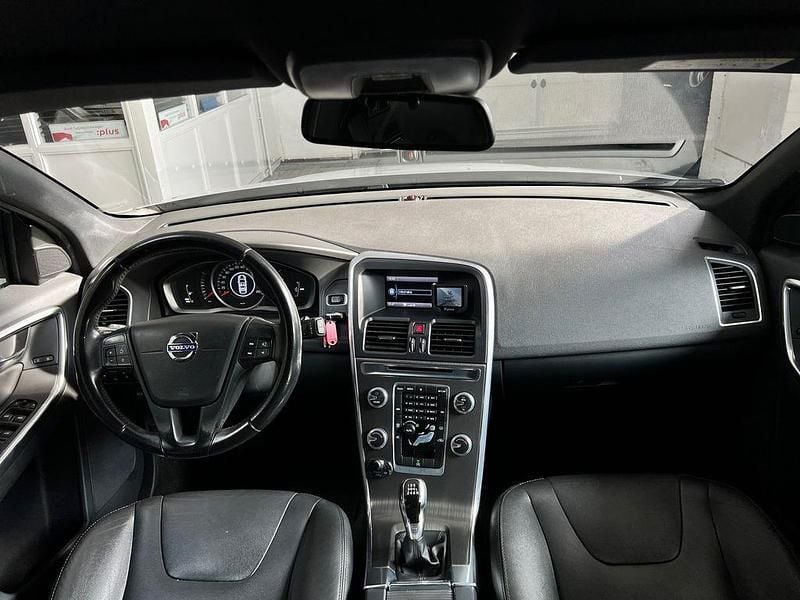 Gebraucht Volvo XC60 181 PS (133 kW) 2015 Grau SUV