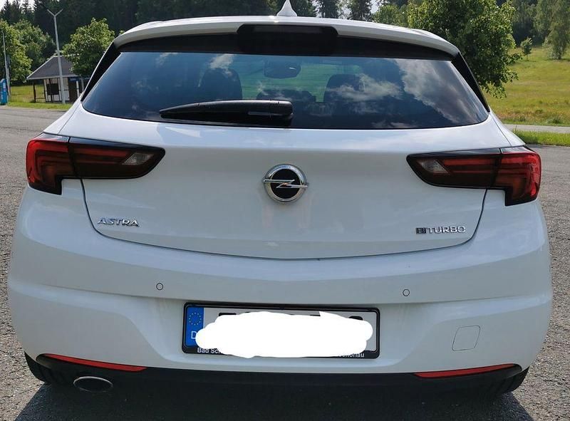 Gebraucht Opel Astra Ultimate 160 PS (117 kW) 2017 Weiß Limousine