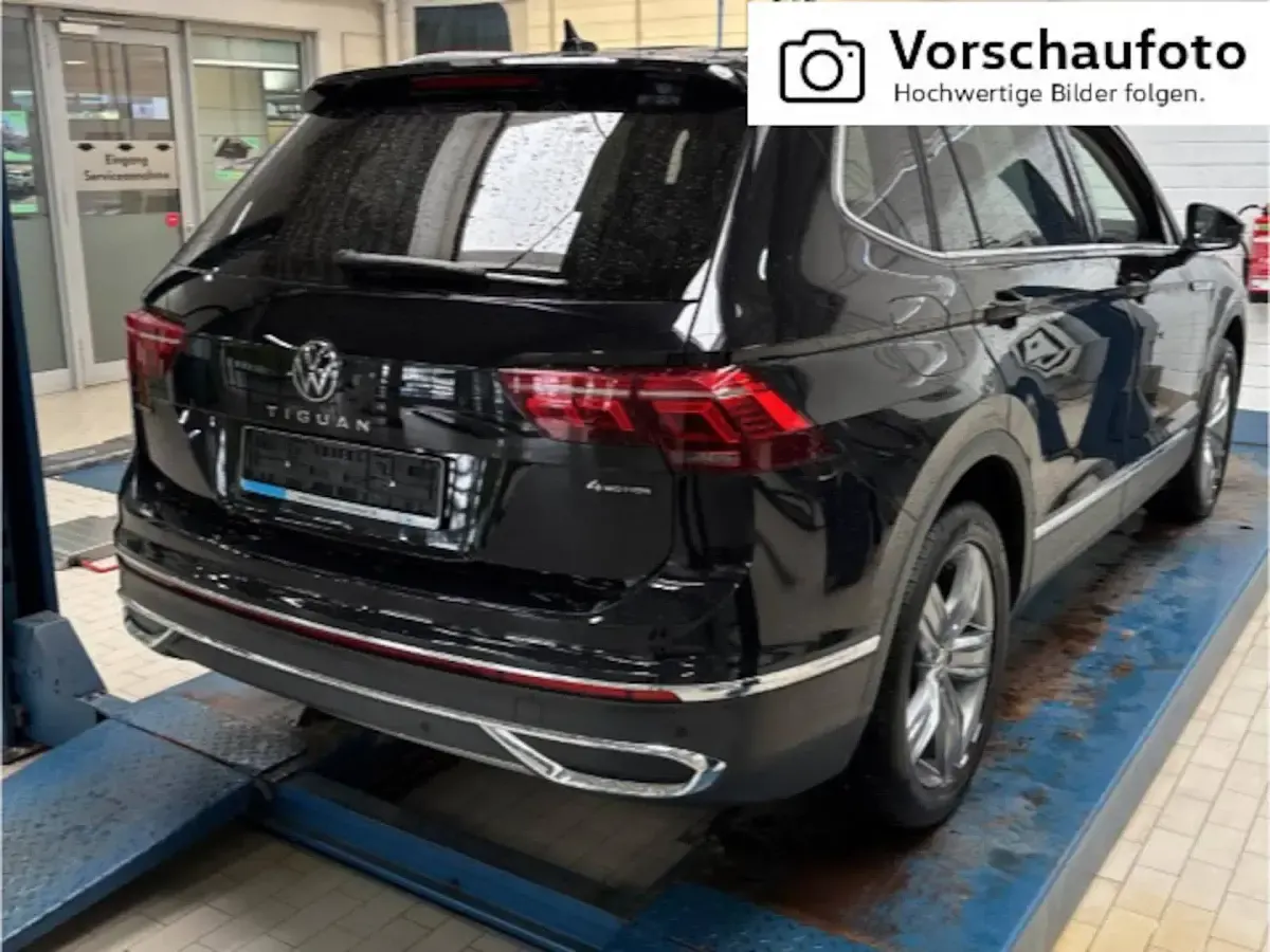 Gebraucht VW Tiguan Allspace Elegance 190 PS (139 kW) 2023 Schwarz SUV