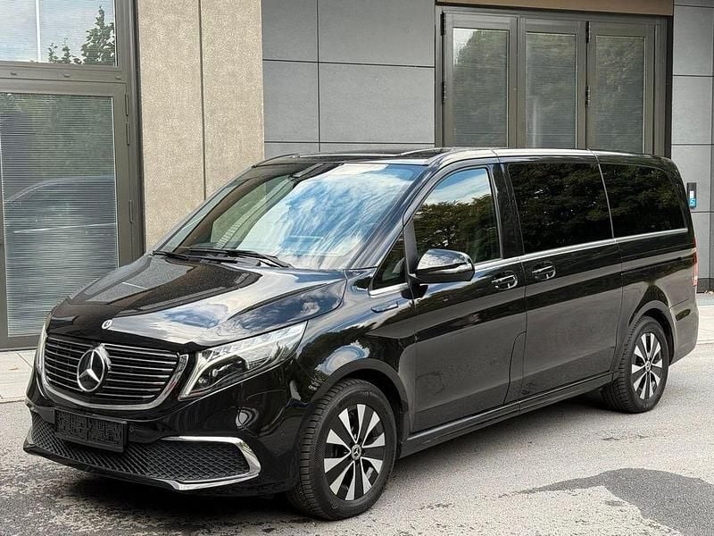 Schwarz Gebraucht 2021 Mercedes EQV300 Avantgarde Van / Kleinbus | 39.500 € (Guter Preis) - Bild 1/4