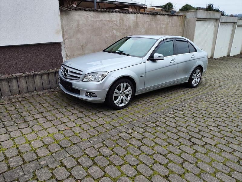 Silber Gebraucht 2010 Mercedes 200 Limousine | 10.200 € (Fairer Preis) - Bild 1/4